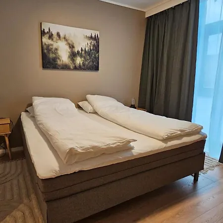 Stor Og Ny Med Fjordutsikt Appartement